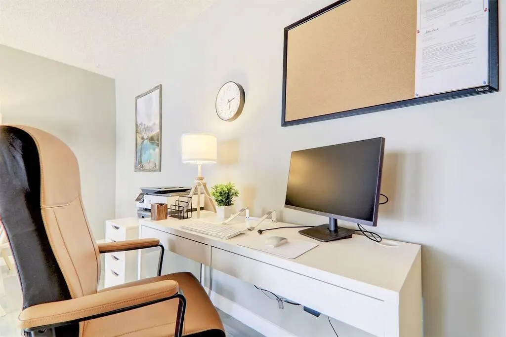 YYC Roomy Top Floor At Stampede W Free Parking And Ac 0*,