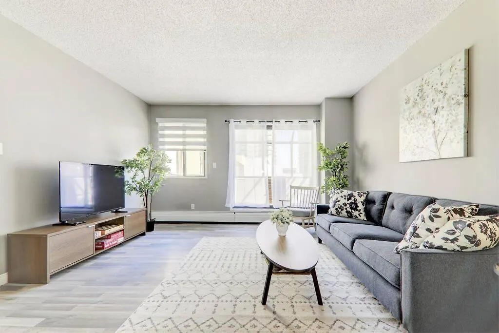דירה YYC Roomy Top Floor At Stampede W Free Parking And Ac קנדה