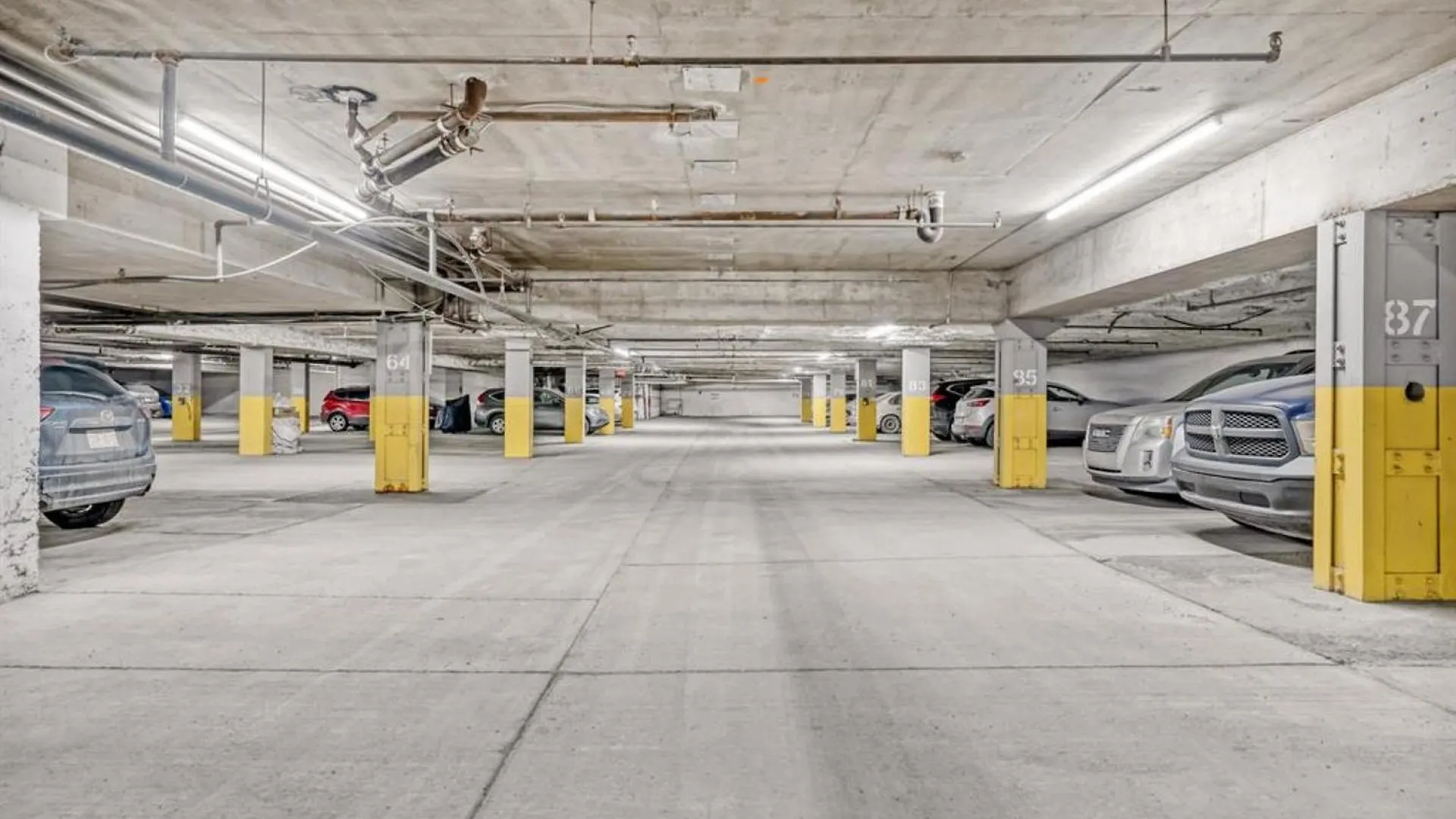 YYC Roomy Top Floor At Stampede W Free Parking And Ac 0*,  קנדה